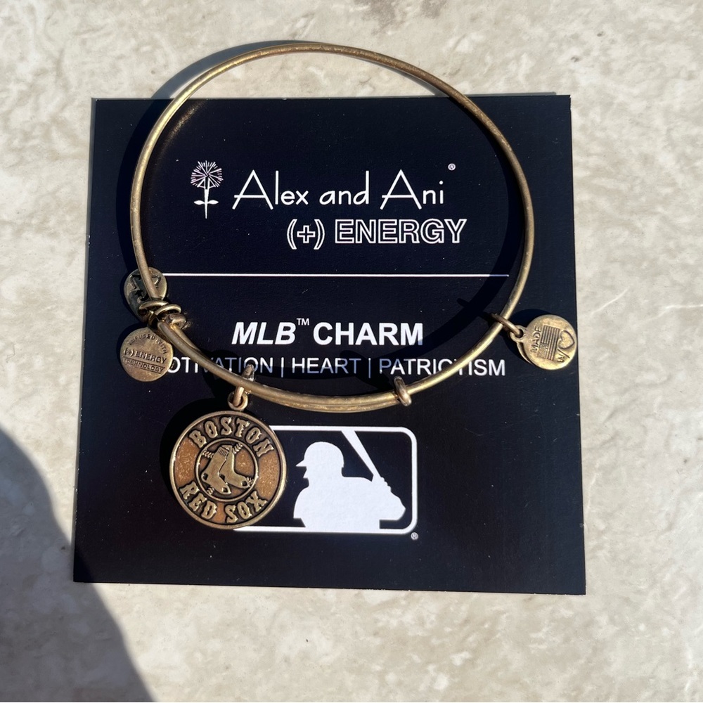 Alex and Ani Boston Red Sox gold bangle ⚾️🧢